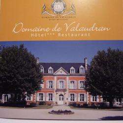 Logis Hôtel Domaine De Valaudran