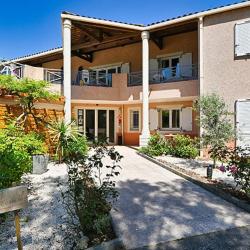 Domusvi
