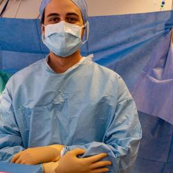 Dr. Arié Azuelos