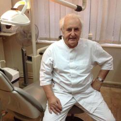Dr. Michel Vauthier