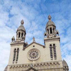 Eglise Ste Anne De La Butte Aux Cailles