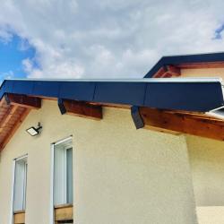 Ent. Pierrat Rénovation Peinture & Lasure Boiseries Bardage Volet Balcon Dessous Toit Nettoyage Et Traitement Toiture Annecy