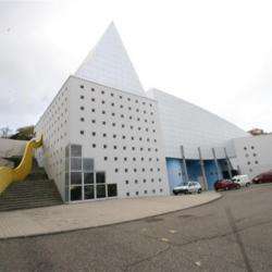 Espace, Scènes De Spectacles