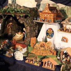 Exposition De Crèches