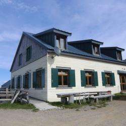 Ferme Auberge Hahnenbrunnen .