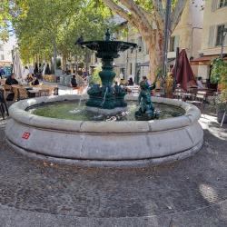 Fontaine Des Corps Saints