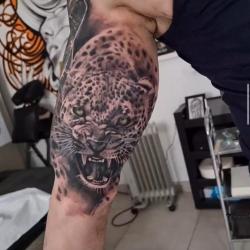 Freaks & Geeks Tattoo - Tattoo Shop Paris 17