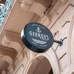 Georges Hostel & Café