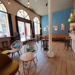 Georges Hostel & Café