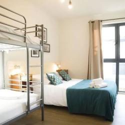 Georges Hostel & Café