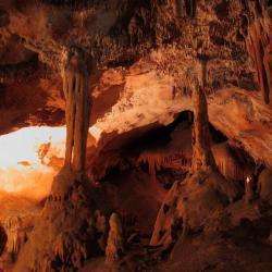 Grotte De La Madeleine