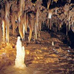 Grotte Du Grand Roc