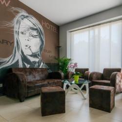 H Et W Hotel