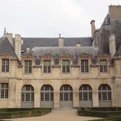 Hôtel De Béthune-sully
