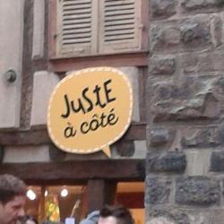 Juste à Côté