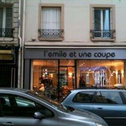 L'emile Et Une Coupe