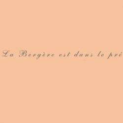 La Bergère Est Dans Le Pré