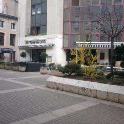 La Cour Des Arts
