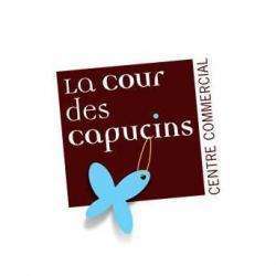 La Cour Des Capucins