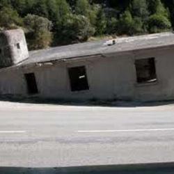La Maison Penchée De Modane