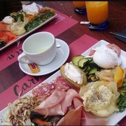 La Pelle Café