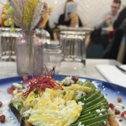 La Petite Bleue Brunch & Coffee
