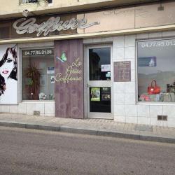 La Petite Coiffeuse