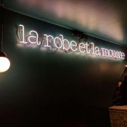 La Robe Et La Mousse