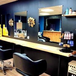 La Symetrie Coiffure Mixte Et Barbier