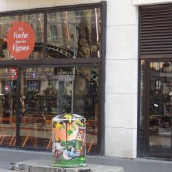 La Vache Dans Les Vignes