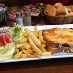Le Bistro