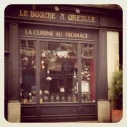 Le Bouche à Oreille