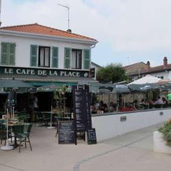 Le Café De La Place