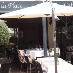 Café De La Place