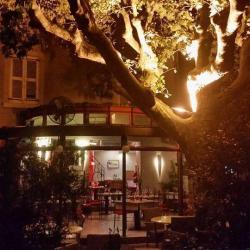 Le Café Des Arts