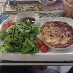 Le Café Du Parvis