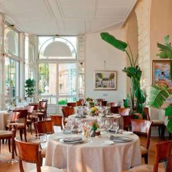 Le Carlton Restaurant