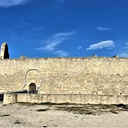 Le Château De Lacoste