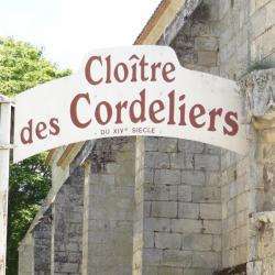 Le Cloître Des Cordeliers
