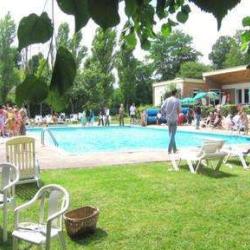 Le Club Du Château Des Cours