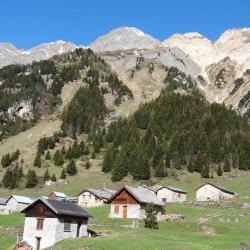 Le Hameau Des Prioux