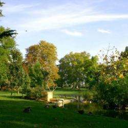 Le Jardin Du Champs De Mars