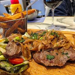 Le Mac-mahon Cafe