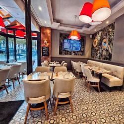 Le Mac-mahon Cafe