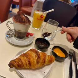 Le Mac-mahon Cafe