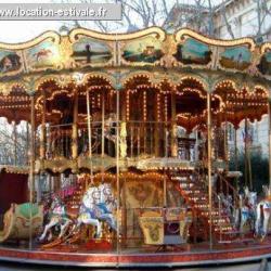 Le Manège De Chevaux De Bois