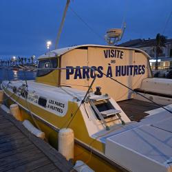 Le Mansathau Catamaran De Promenade
