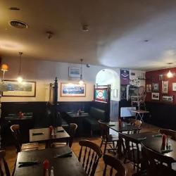 Le Molly Malone's
