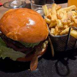 Le Molly Malone's