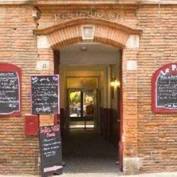 Le Patio De La Table Ronde